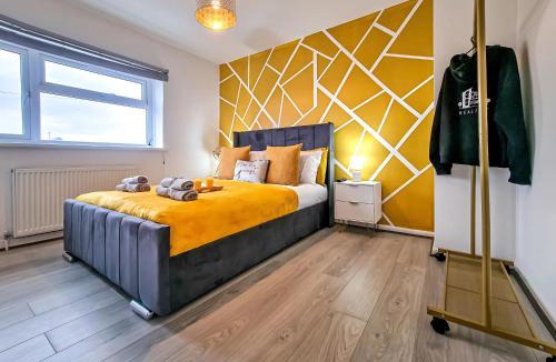 Long Lawford Apartment | Den Duplex