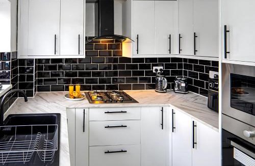 Long Lawford Apartment | Den Duplex