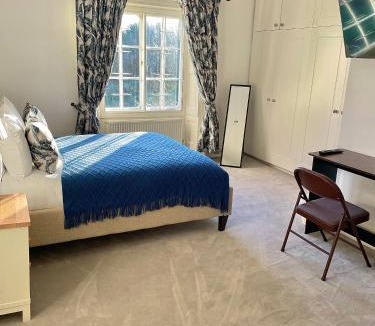 Uxbridge House | Denham Mount