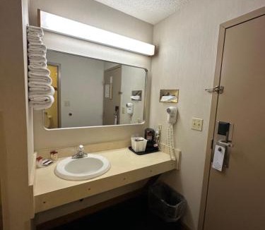 Denison Hotel | Denison Inn and Suites