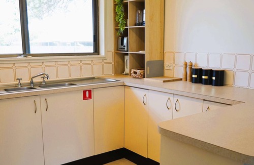 Denman House | Denman 2BR Unit | Ideal for Workers | Work Stays