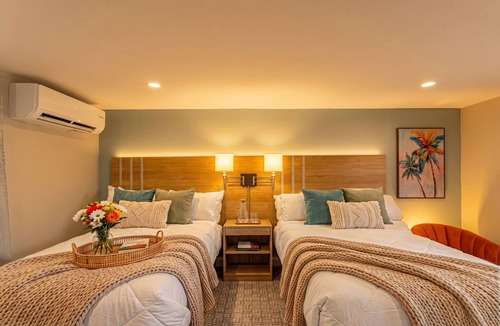 Dennis Port Hotel | Dennis Port Surf Club (Boutique Hotel)