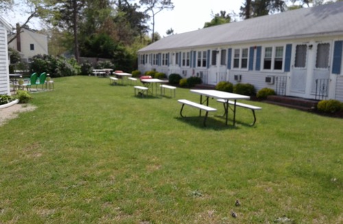 Dennis Port Apartment | Dennisport - Studio Condo w kitchenette - Walk to beach