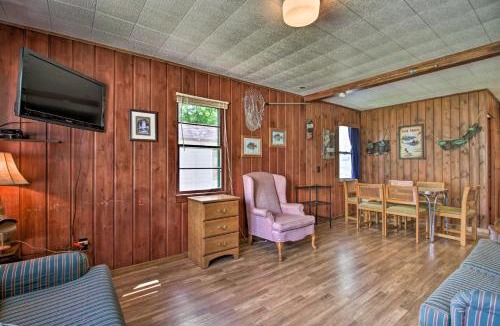 Dent House | Dent Cabin on Star Lake w/Dock, Deck, Dining