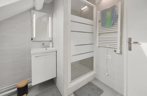 Caudry Apartment | Dentelle