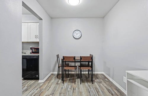 Southridge Apartment | Denton pad with 2BR comfort