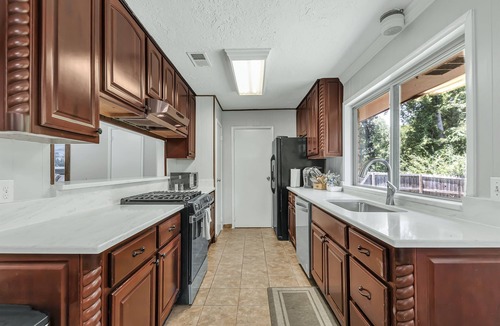 Carter's Grove House | Denver: 1 Mile From Texas A&M, 4BR