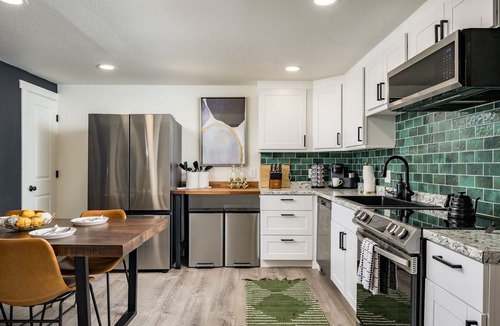 Berkley House | Denver Emerald - Cozy Comfort – Your Perfect Denver Getaway