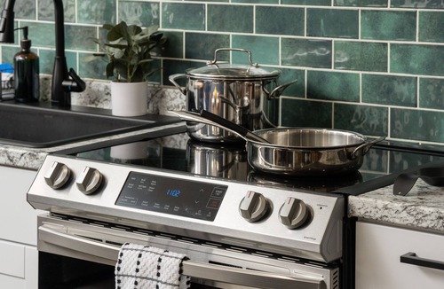 Berkley House | Denver Emerald - Cozy Comfort – Your Perfect Denver Getaway