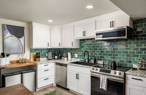 Berkley House | Denver Emerald - Cozy Comfort – Your Perfect Denver Getaway