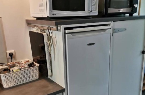 Vallon-sur-Gee House | Dependency