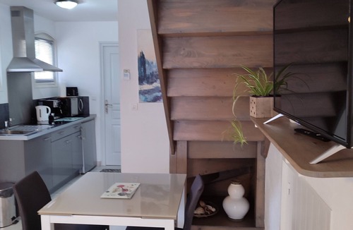 Cestas Apartment | Dependency of charm and swimming pool