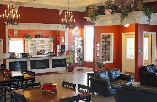 La Plata Hotel | Depot Inn & Suites