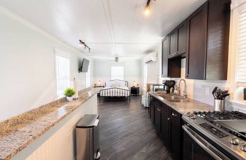 Gainesville Hotel | Depot Village