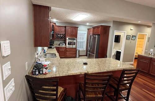 Crescent Hill House | Derby Days & Cozy Nights - 3BR/2BR close to everything!