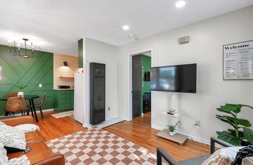 Derby House | Derby Dream! Cozy King - near Park