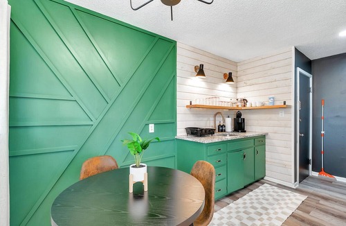 Derby House | Derby Dream! Cozy King - near Park