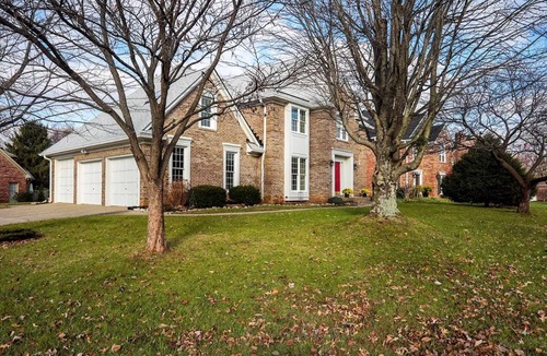 Buechel House | Derby/PGA Ready Retreat with Curated Bourbon Bar - 5 BR 3.5 Bath - Sleeps12!