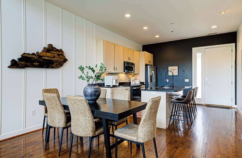 East Market District Apartment | DERBY Ready! Stylish unit near Churchill Downs!