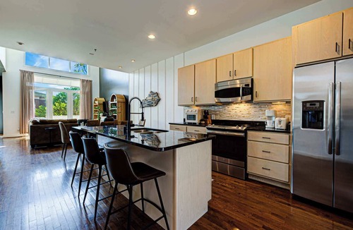 East Market District Apartment | DERBY Ready! Stylish unit near Churchill Downs!