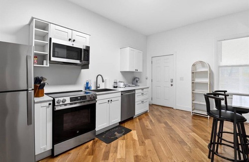 Shelby Park House | DERBY weekend ready! Sleeps 14 close to Churchill!