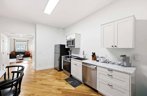 Shelby Park House | DERBY weekend ready! Sleeps 14 close to Churchill!