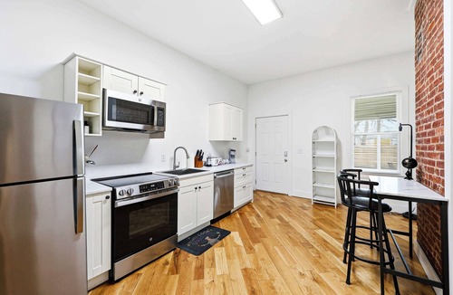 Shelby Park House | DERBY weekend ready! Sleeps 14 close to Churchill!