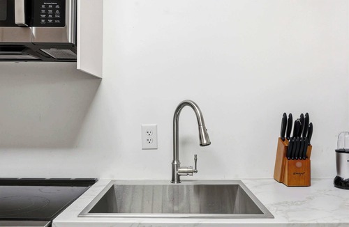 Shelby Park House | DERBY weekend ready! Sleeps 14 close to Churchill!