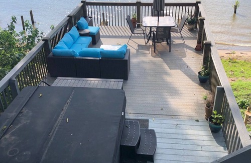 Prospect Apartment | Derby Winner Pad/3-bedroom Apartment/Beautiful Prospect Riverfront