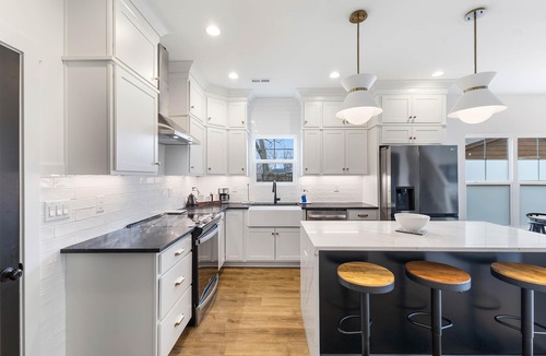 Jeffersonville House | DerbyDeluxe: Sunny & Modern, Near Derby