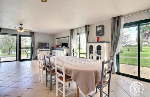 Marzan House | Des etangs