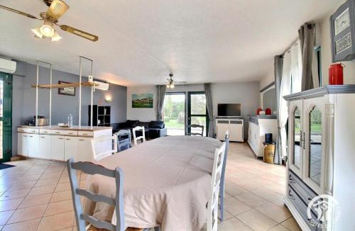 Marzan House | Des etangs