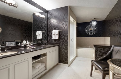 Downtown Des Moines Hotel | Des Lux Hotel