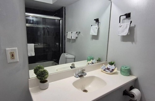 Des Plaines Hotel | Des Plaines Motel By OYO O'Hare Airport Chicago