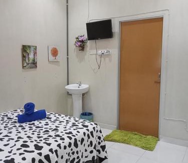 Kampong Raja House | Desa Besut Inn