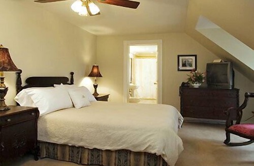 Guysborough Hotel | DesBarres Manor Inn