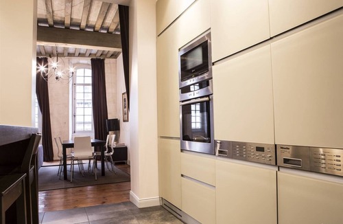 Hotel de Ville - Quinconces Apartment | Descazeaux