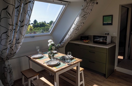 Plehedel Apartment | Description