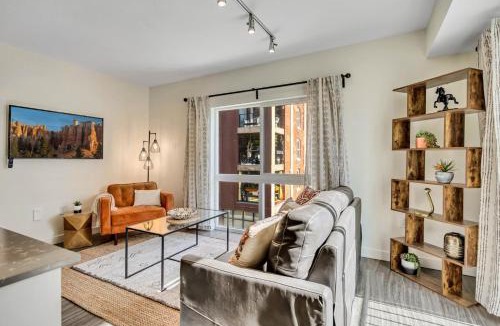 People's Freeway Apartment | Desert at Paperbox