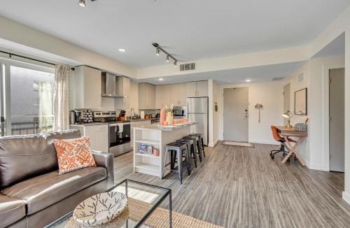 People's Freeway Apartment | Desert at Paperbox