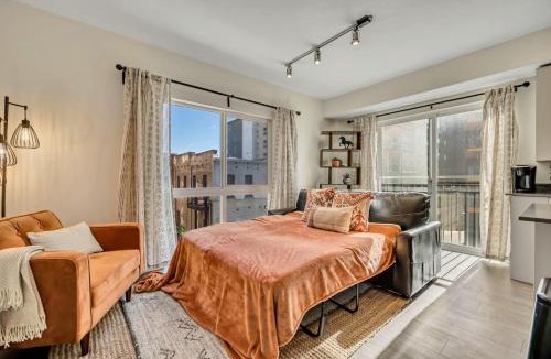 People's Freeway Apartment | Desert at Paperbox