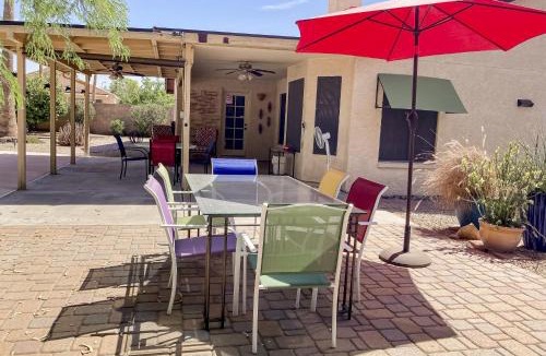 Garden Lakes House | Desert Blooms