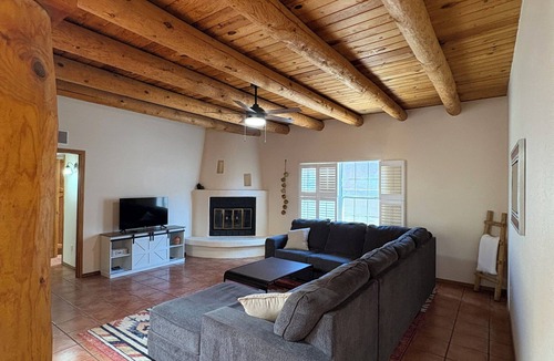 Heritage Hills House | Desert Charm Retreat with Pool Table in NE Heights
