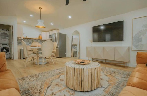 Albuquerque House | Desert ChiC-East Downtown Casita+HoTub+No Pet Fee!
