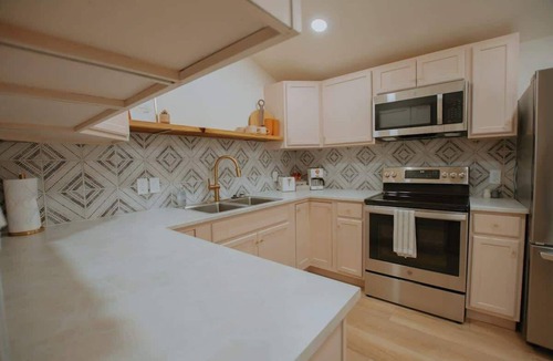 Albuquerque House | Desert ChiC-East Downtown Casita+HoTub+No Pet Fee!