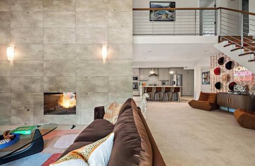 Parker Lane House | Desert Disco - 4BR Mid-Century Modern Design