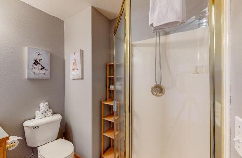 Redmond House | Desert Eagle On Par