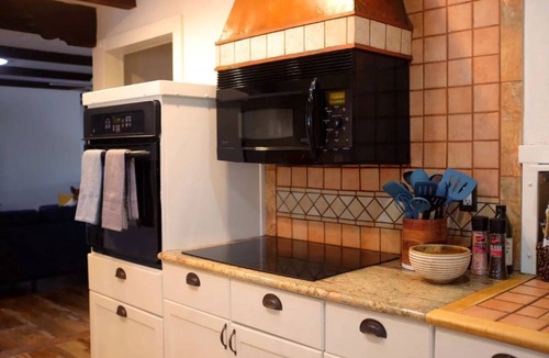 Tanque Verde House | Desert Escape with Pool, Hot Tub & Mountain Viewsn