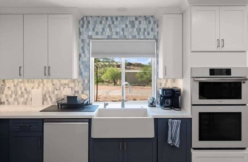 Queen Valley House | Desert Escape with Mountain Views and Fire Pit
