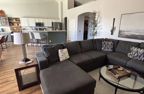 Cortaro House | Desert Haven with Mountain Views and Fire Pit!
